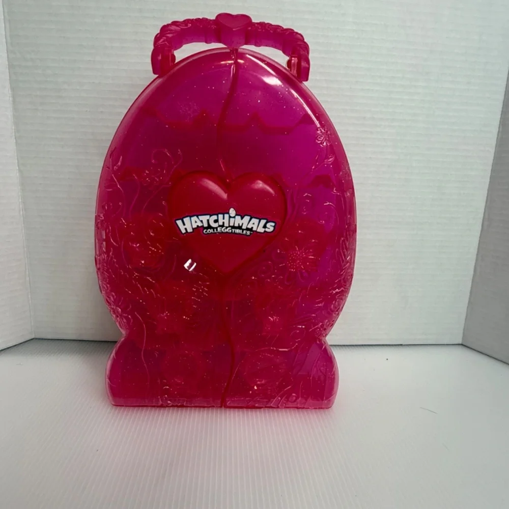 Hatchimals Colleggtibles Lot Pink Collectors Case with 25 Hatchimals Rare Figure